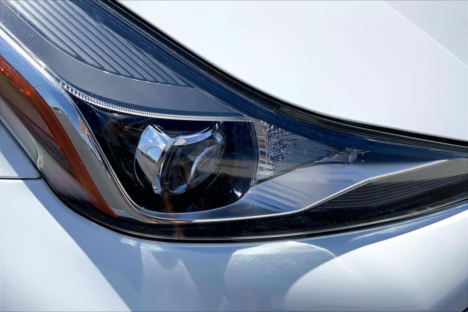 Used 2022 Toyota Prius LE FWD image 27