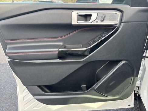 Used 2023 Ford Explorer ST-Line w/ Class IV Trailer Tow Package image 31