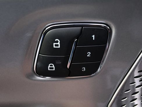 Used 2026 Lincoln Nautilus Reserve AWD/4WD image 24