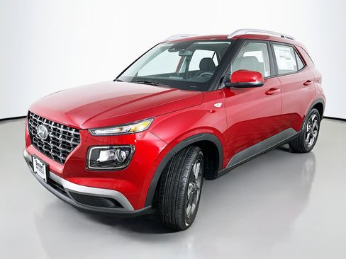New 2025 Hyundai Venue SEL image 3