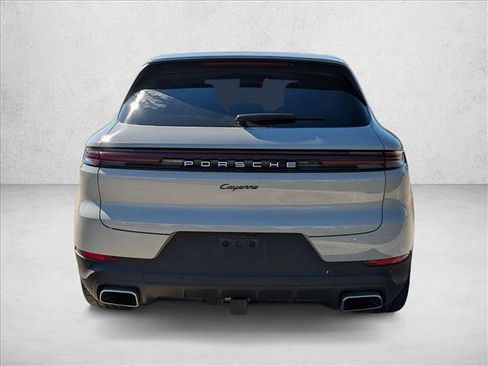 Used 2025 Porsche Cayenne image 6
