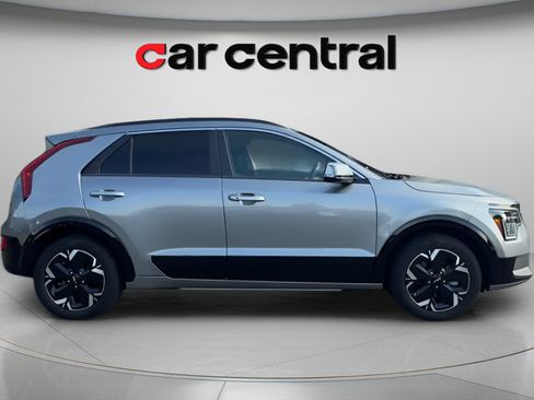 Used 2024 Kia Niro Wind FWD image 6