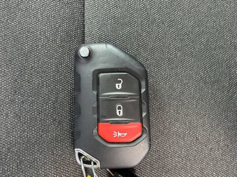 Used 2026 Jeep Gladiator Rubicon AWD/4WD image 16
