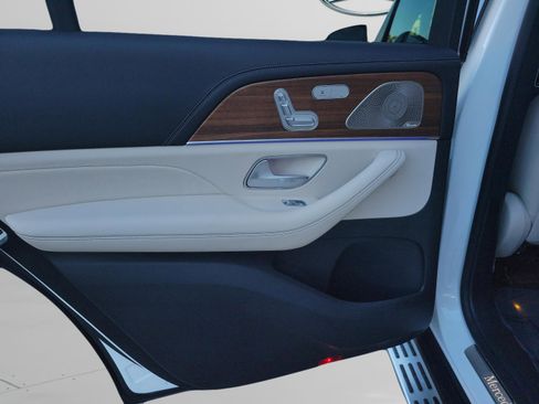 Certified 2025 Mercedes-Benz GLS 580 4MATIC image 28