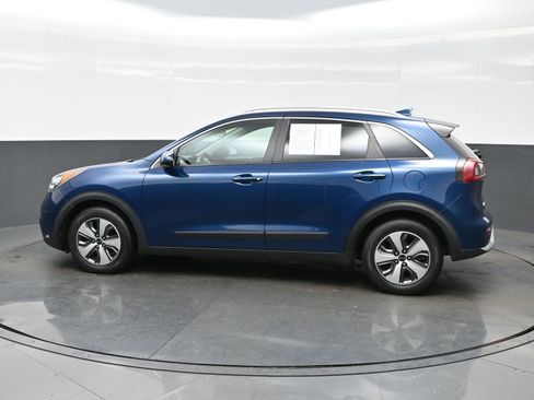 Used 2017 Kia Niro LX image 3
