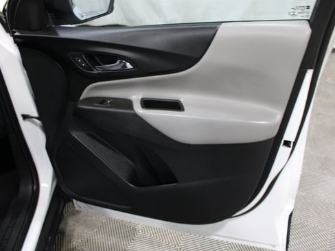 Used 2021 Chevrolet Equinox LS FWD image 26
