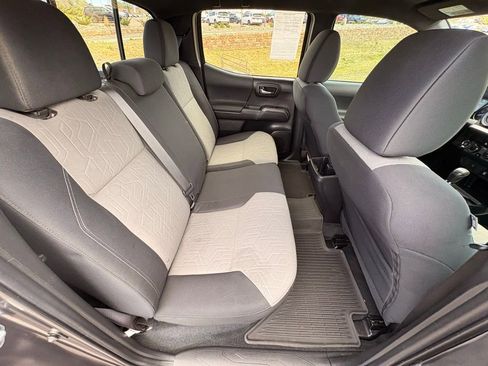 Used 2023 Toyota Tacoma TRD Sport AWD/4WD image 33