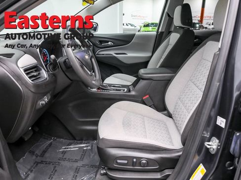 Used 2022 Chevrolet Equinox LT w/ LPO, Floor Liner Package image 14