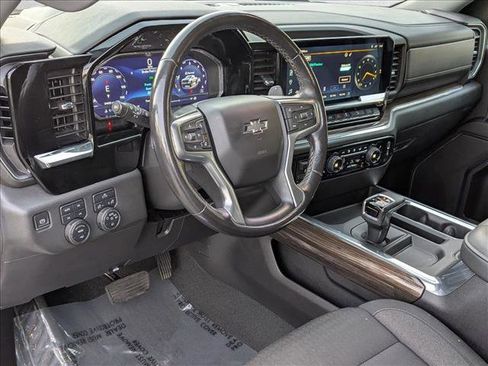 Used 2023 Chevrolet Silverado 1500 LT Trail Boss image 9