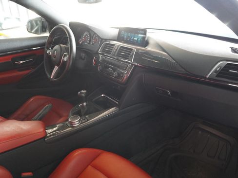 Used 2017 BMW M4 Coupe RWD image 14