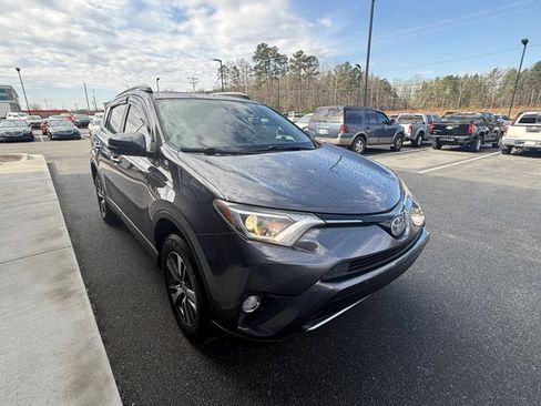 Used 2017 Toyota RAV4 XLE image 8