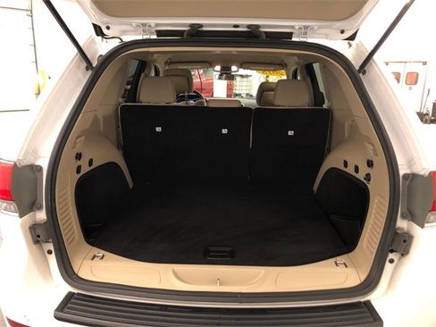 Used 2018 Jeep Grand Cherokee Laredo image 8