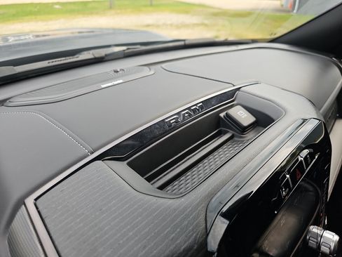 Used 2024 RAM 2500 Limited AWD/4WD image 32