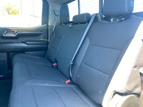 Used 2024 Chevrolet Silverado 1500 LT Trail Boss w/ Convenience Package II AWD/4WD image 18