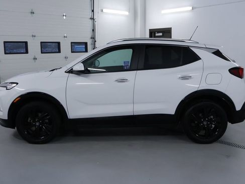 Used 2024 Buick Encore GX Sport Touring AWD/4WD image 4
