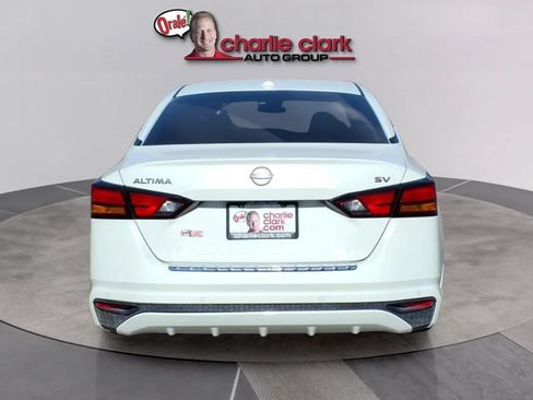 Used 2023 Nissan Altima 2.5 SV FWD image 4