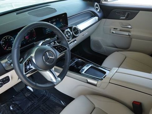 Used 2026 Mercedes-Benz GLB 250 image 28