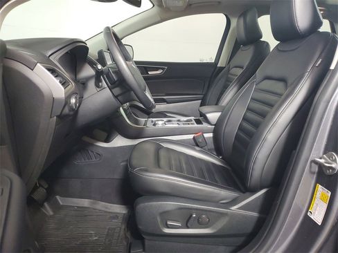 Used 2022 Ford Edge SEL w/ Convenience Package image 11