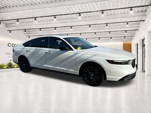 Used 2025 Honda Accord SE image 15