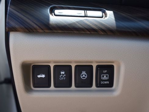 Used 2017 Nissan Maxima Platinum w/ Interior Lighting Package FWD image 23