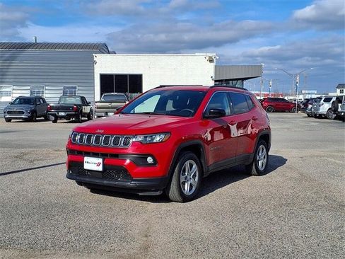 Certified 2024 Jeep Compass Latitude w/ Convenience Group image 1