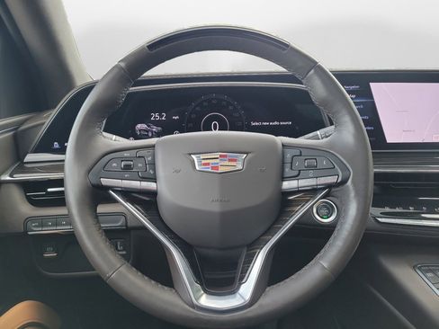 Used 2022 Cadillac Escalade Premium Luxury image 10