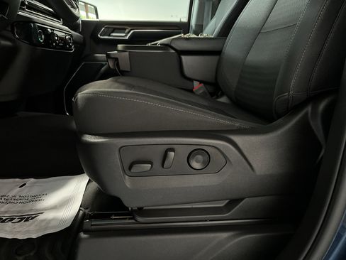 Used 2023 Chevrolet Silverado 1500 LT AWD/4WD image 12