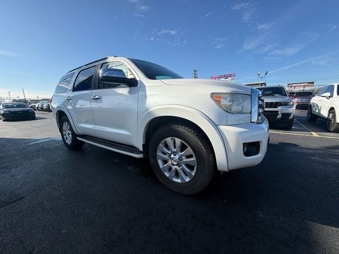 Used 2015 Toyota Sequoia Platinum image 1