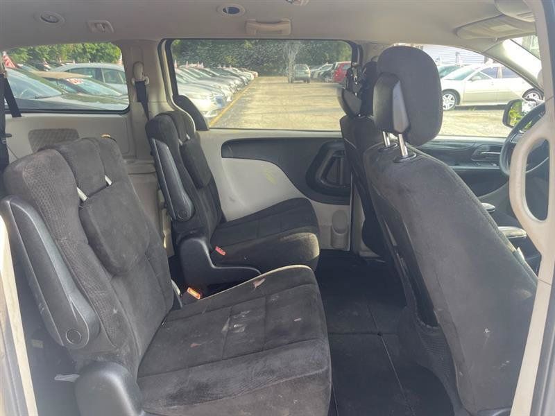 Used 2012 Dodge Grand Caravan SE FWD image 12