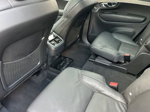 Certified 2025 Volvo XC90 B6 Ultra w/ Protection Package Premier image 5