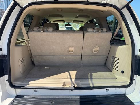 Used 2007 Lincoln Navigator Luxury 4dr SUV image 10