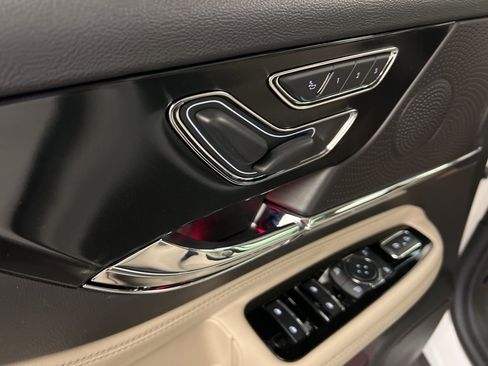 New 2026 Lincoln Corsair Reserve image 28