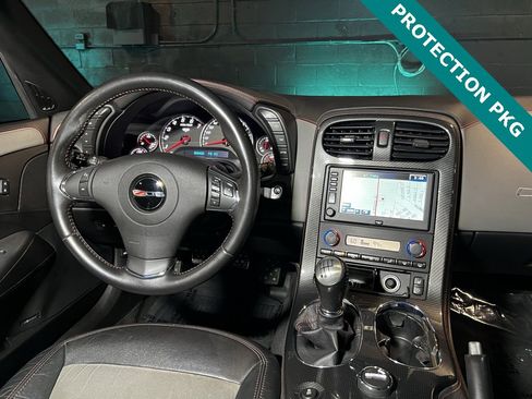 Used 2013 Chevrolet Corvette Z06 w/ 3LZ Preferred Equipment Group image 2