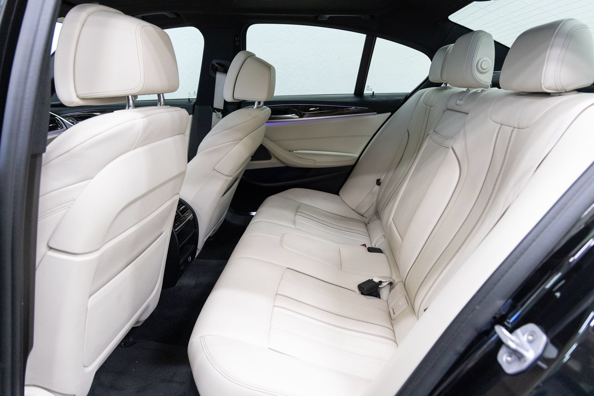 Used 2019 BMW 540i w/ M Sport Package RWD image 8