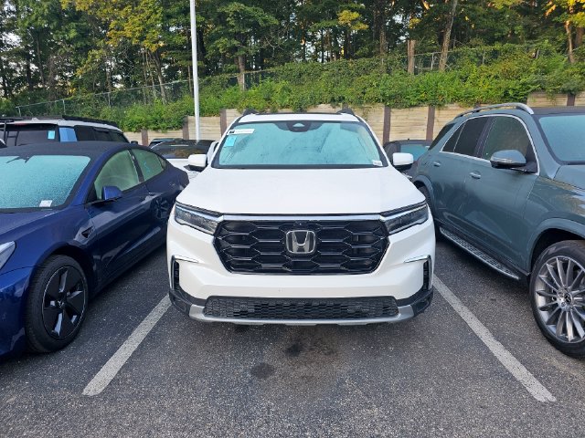 Used 2023 Honda Pilot Elite image 3
