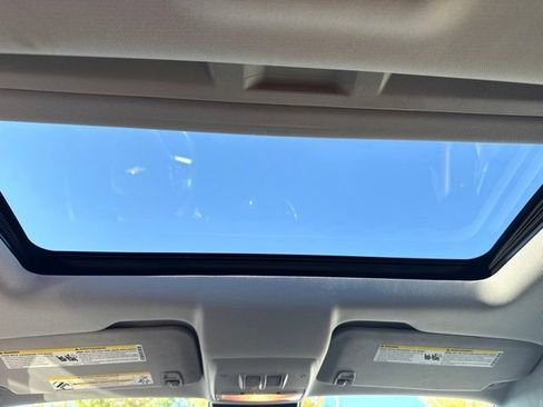 Used 2020 Chevrolet Trax LT w/ Sun & Sound Package AWD/4WD image 24