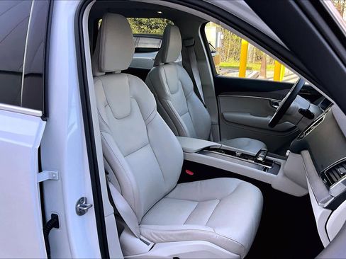 Used 2023 Volvo XC90 B6 Plus w/ Protection Package Premier AWD/4WD image 8