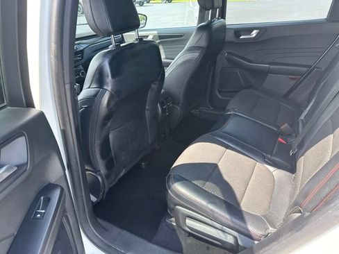 Used 2023 Ford Escape ST-Line Select AWD/4WD image 7