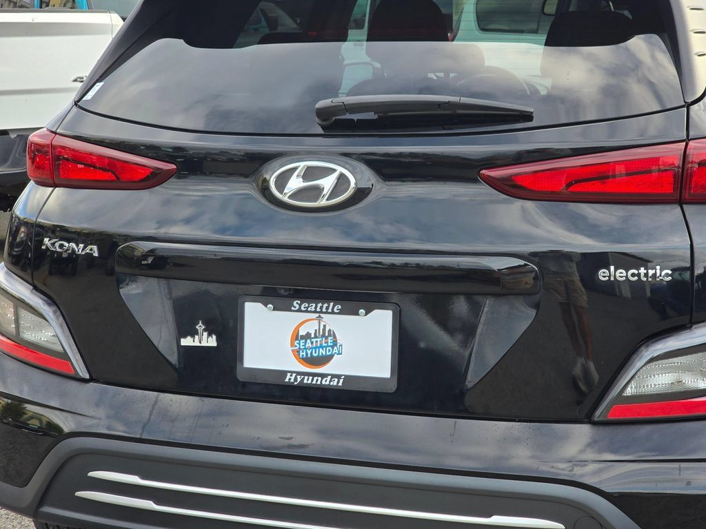 Used 2023 Hyundai Kona SE FWD image 12