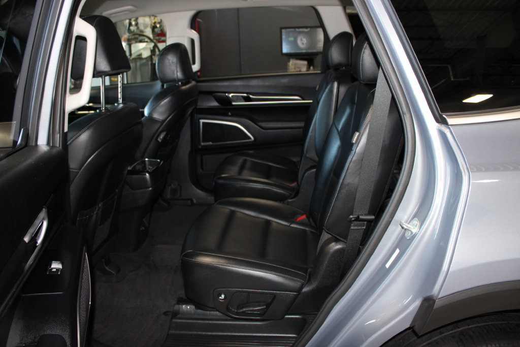 Used 2023 Kia Telluride S AWD/4WD image 11