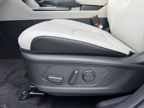 New 2026 Kia Sportage EX w/ EX Panorama Roof Package image 16