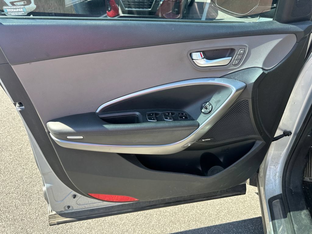 Used 2019 Hyundai Santa Fe XL AWD/4WD image 11