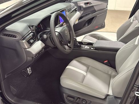 New 2026 Toyota Camry Hybrid image 12