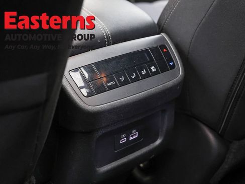 Used 2023 Nissan Pathfinder SV w/ SV Premium Package AWD/4WD image 23