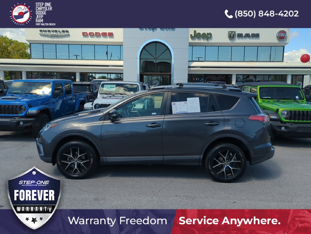 Used 2018 Toyota RAV4 SE w/ Power Extra Value Package FWD image 3