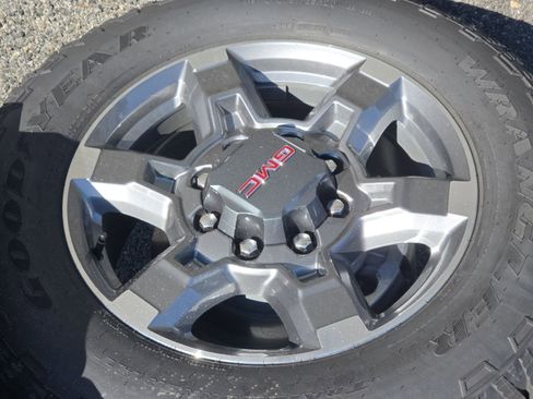 New 2026 GMC Sierra 2500 SLT w/ SLT Premium Package image 15