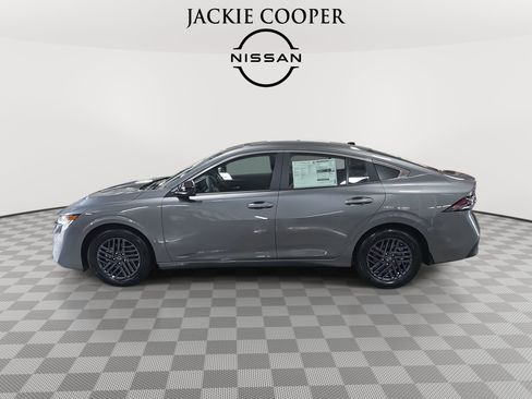 New 2026 Nissan Sentra SV w/ SV Convenience Package FWD image 8