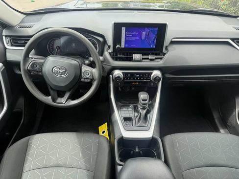 Used 2023 Toyota RAV4 XLE AWD/4WD image 9