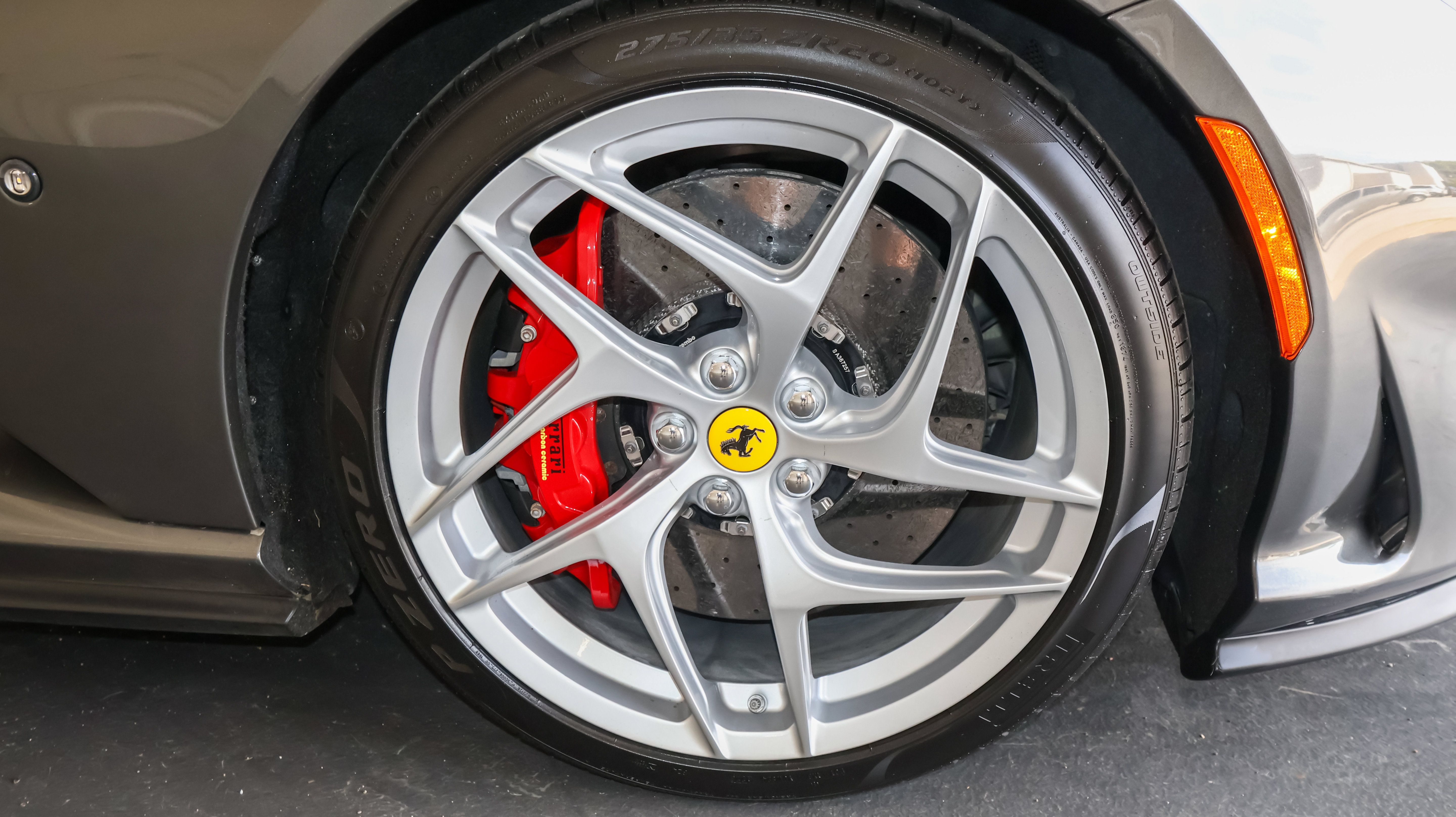 Used 2019 Ferrari 812 Superfast RWD image 34