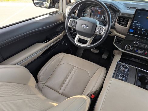 Used 2024 Ford Expedition Max Limited image 19